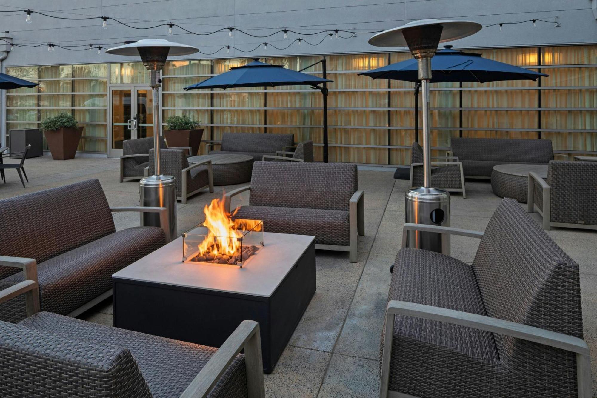 Courtyard Long Beach Airport Zewnętrze zdjęcie